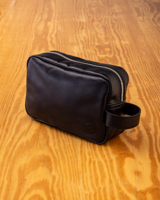 Adams Hand Bag in black