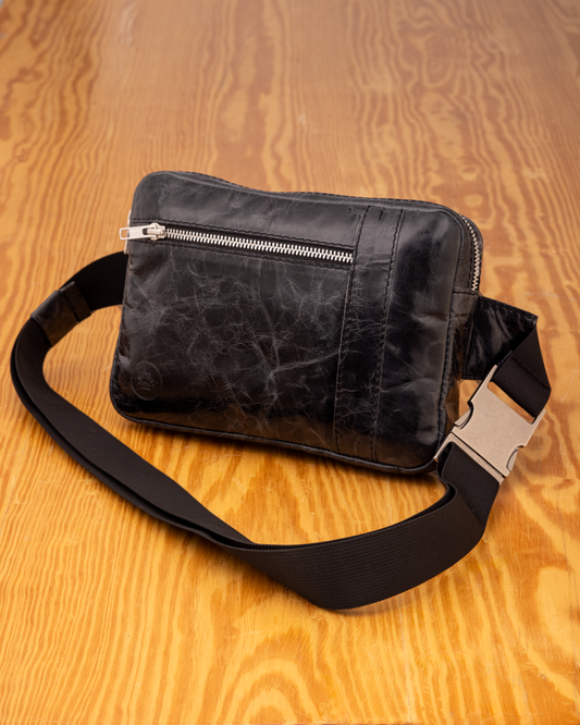 Sling Bag in Washed Black