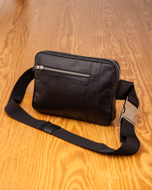 Sling Bag in Black
