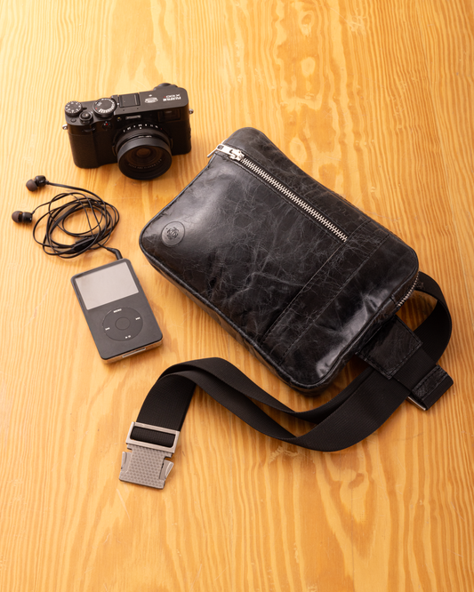 Sling Bag in Washed Black